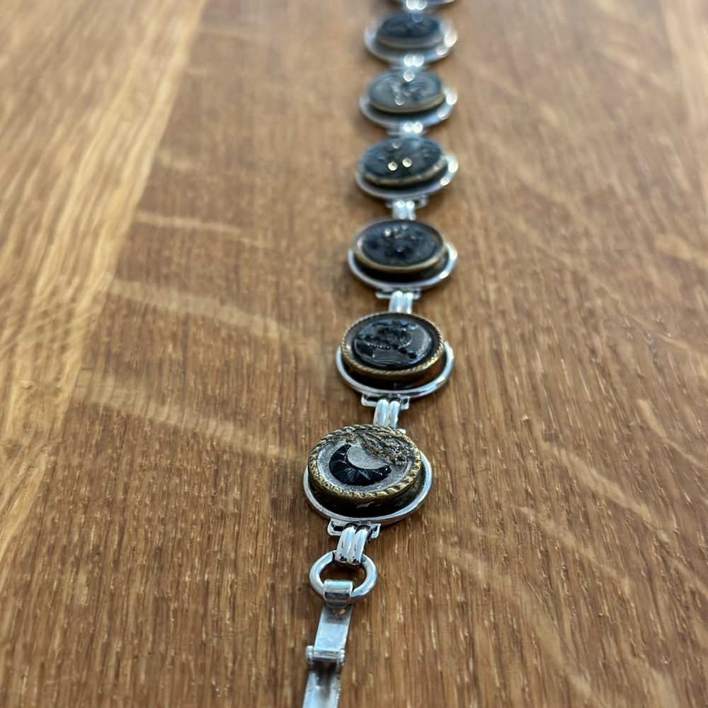 French Antique Button bracelet - Picture 2 of 7